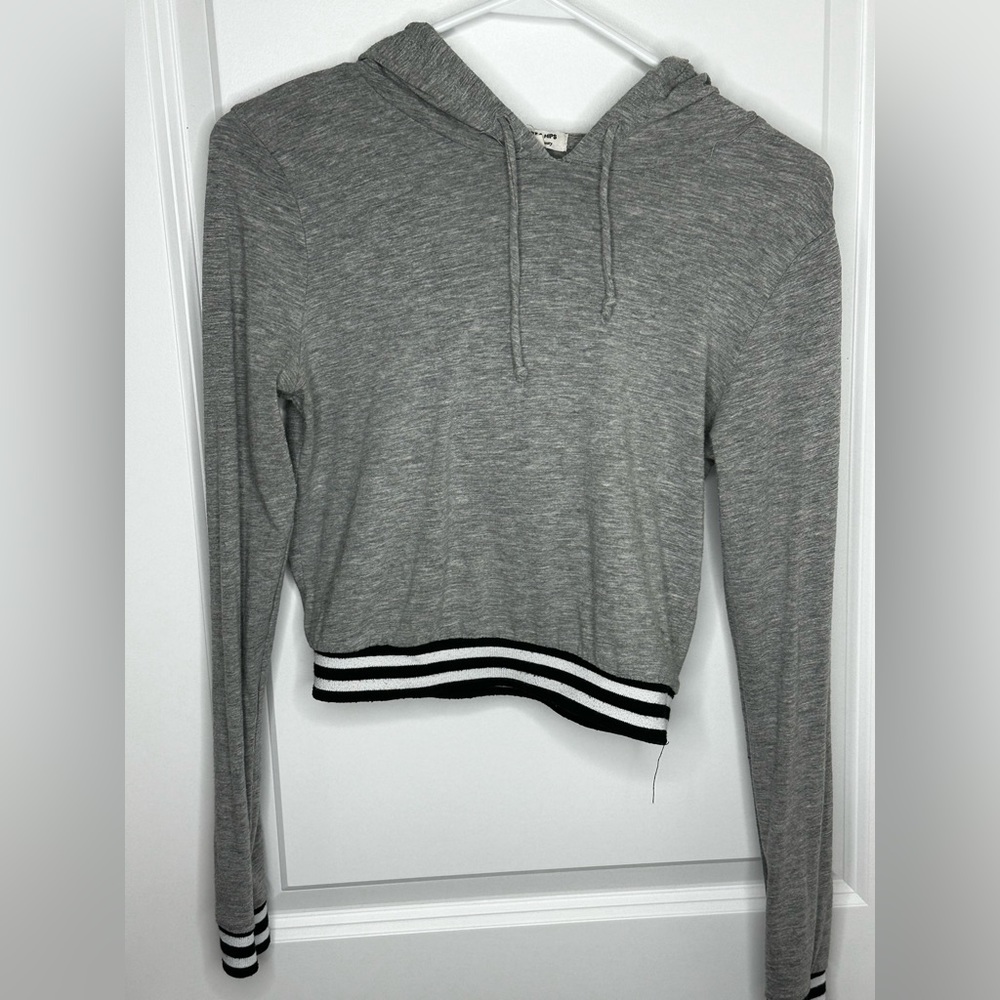grey longsleeve